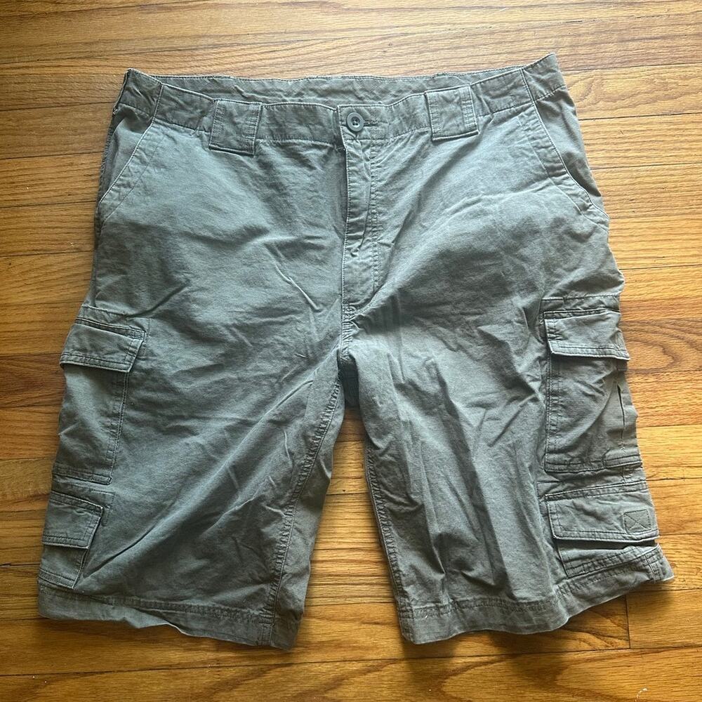 Roundtree & Yorke Green Cargo Shorts 40x13 Relaxed Utility Casual Style